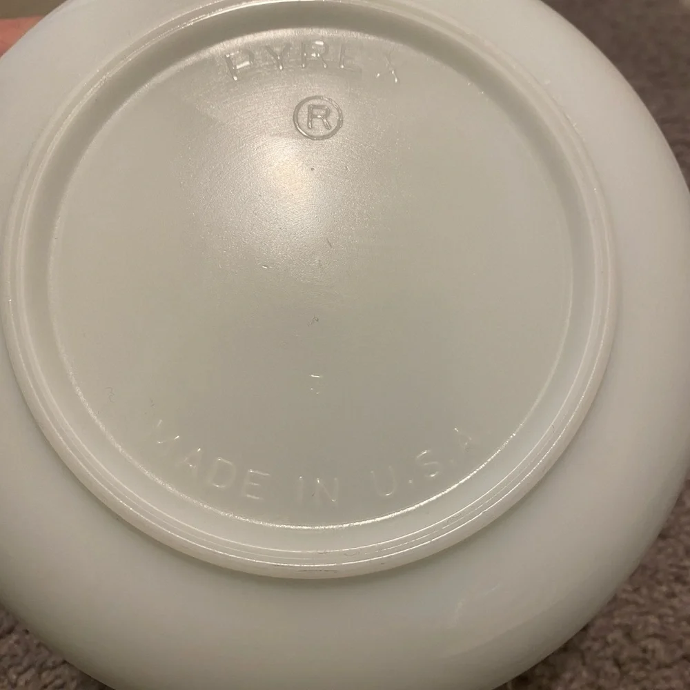 Pyrex Milk glass Mixing bowls Vtg ribbed